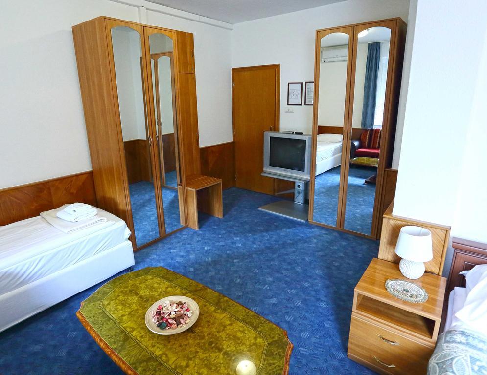 Hotel Wesselényi Győr Esterno foto